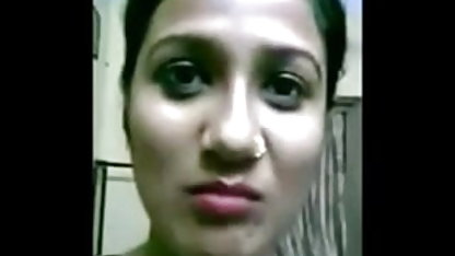 आदमी सुनहरे बालों के बारे में भावुक था । सेक्सी फिल्म हिंदी सेक्सी फिल्म