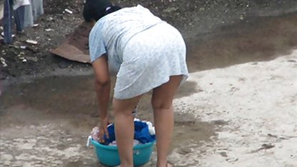 लड़की इंटरनेट पर एक दोस्त के साथ संवाद सेक्सी फिल्म हिन्दी masturbates