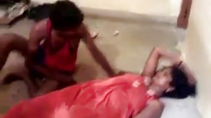 तीन लोगों सेक्सी वीडियो फिल्म के साथ को एक लड़की जहर ।