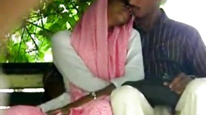 अजीब लाल बालों वाली लड़की के साथ एक हिंदी सेक्सी फिल्म चाहिए आदमी