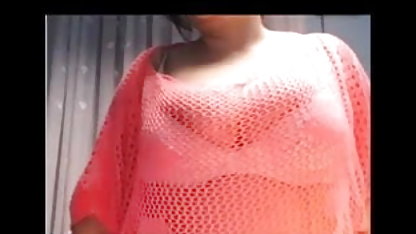 सूरज स्नान के लिए सेक्सी फिल्म का वीडियो चाहिए एक किट्टी
