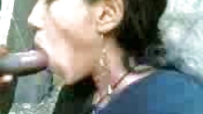 अफ्रीकी-अमेरिकी बेबे उसके दोस्त के सामने एक आदमी के साथ वीडियो सेक्सी फिल्म हिंदी खेलता है