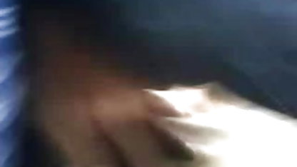 युवा सेक्सी पिक्चर मद्रासी बेब एक गिलास मेज पर masturbates ।