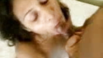 वयस्क महिला सेक्सी फिल्म दिखाइए हिंदी में अकेले masturbates